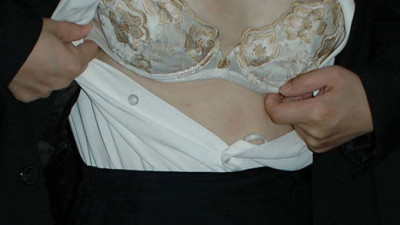 오랜만에 만난 고모와 장례식장 화장실에서 했어요